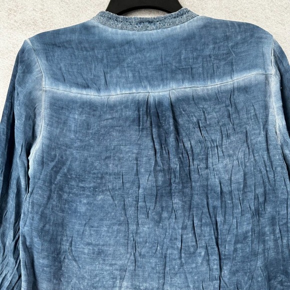 Chicos Blouse Womens 1 (MEDIUM) Chambray Lace Button Up Top Blue - Picture 8 of 14